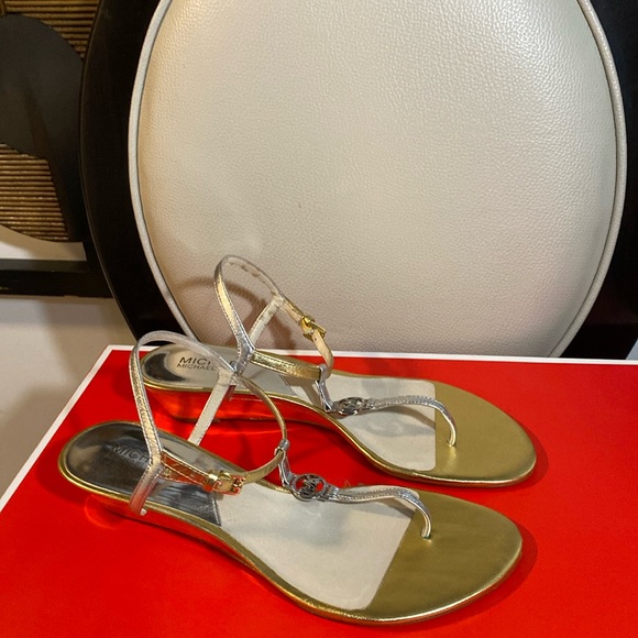 Michael Kors sandals like new in good condition. - Picture 2 of 6